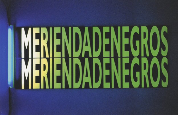 Merienda de Negros Serigrafía en tintas fluorescentes sobre PVC 2003
