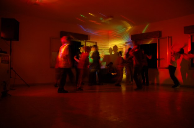 Niños bailando 2008