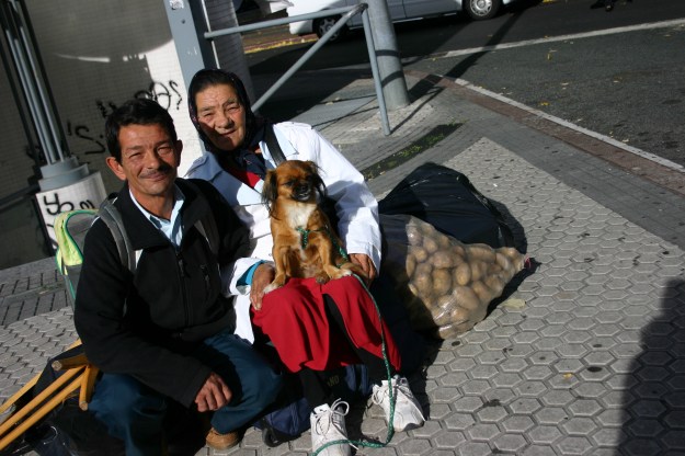 pareja con perrito 2013