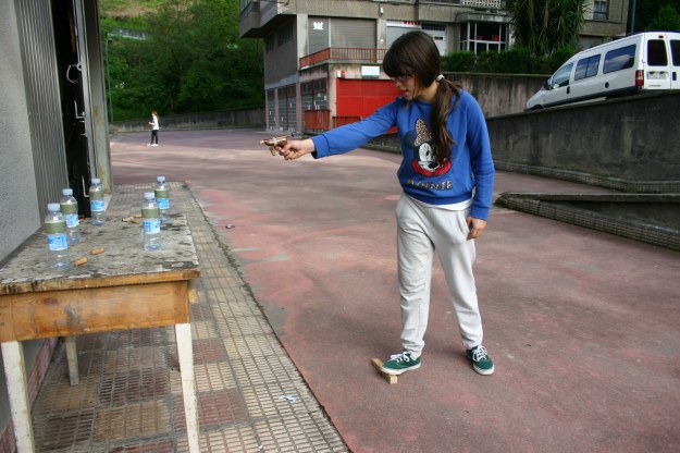 26015 bilbao-nic3b1a-disparando-2015
