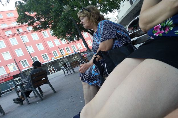 28035 oporto-sec3b1ora-de-la-plaza