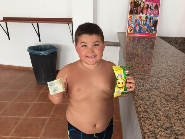 Niño de Belalcázar en la piscina 2016- baja