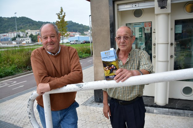 pareja-de-herrera-con-leche-2016-bja