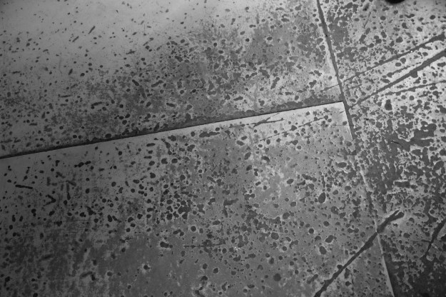 suelo de diego blanco y negro